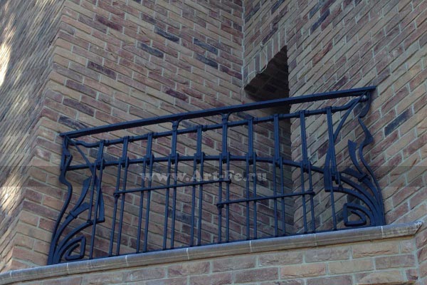 Кованые балконы, французские кованые балконы, кованые ограждения балконов.
